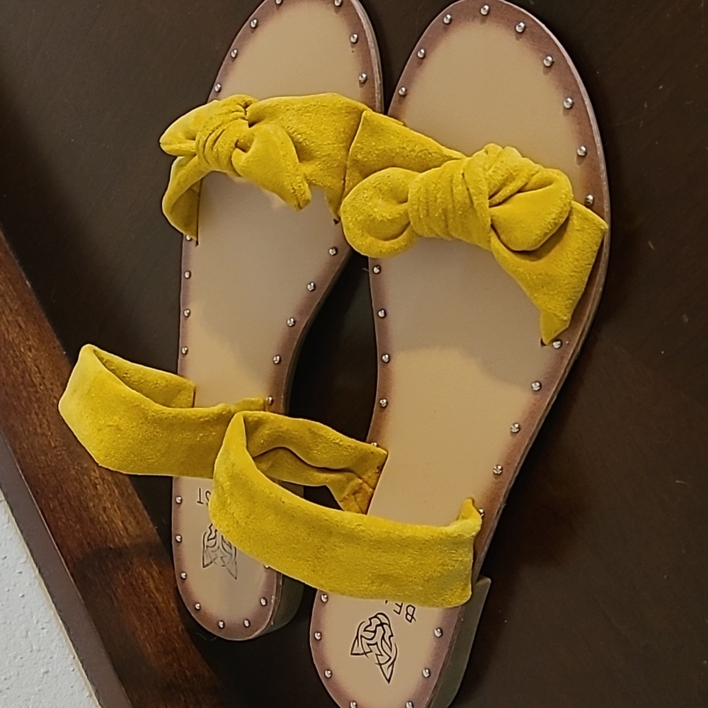 Beast Yellow Rita Sandals, size 7.5 - Picture 3 of 3